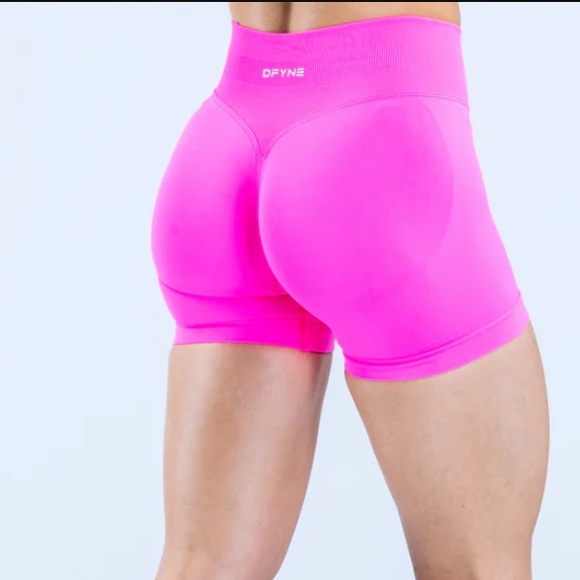 Dfyne Impact Shorts 4’5” in Bright Fuchsia - Picture 1 of 1